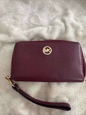 Michael Kors wristlet